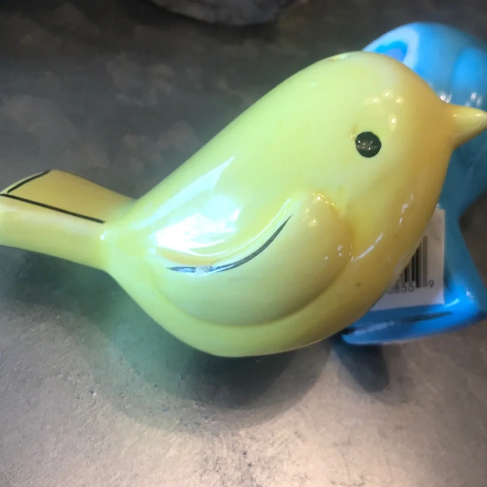 Cute Little Birdy Salt & Pepper Shakers